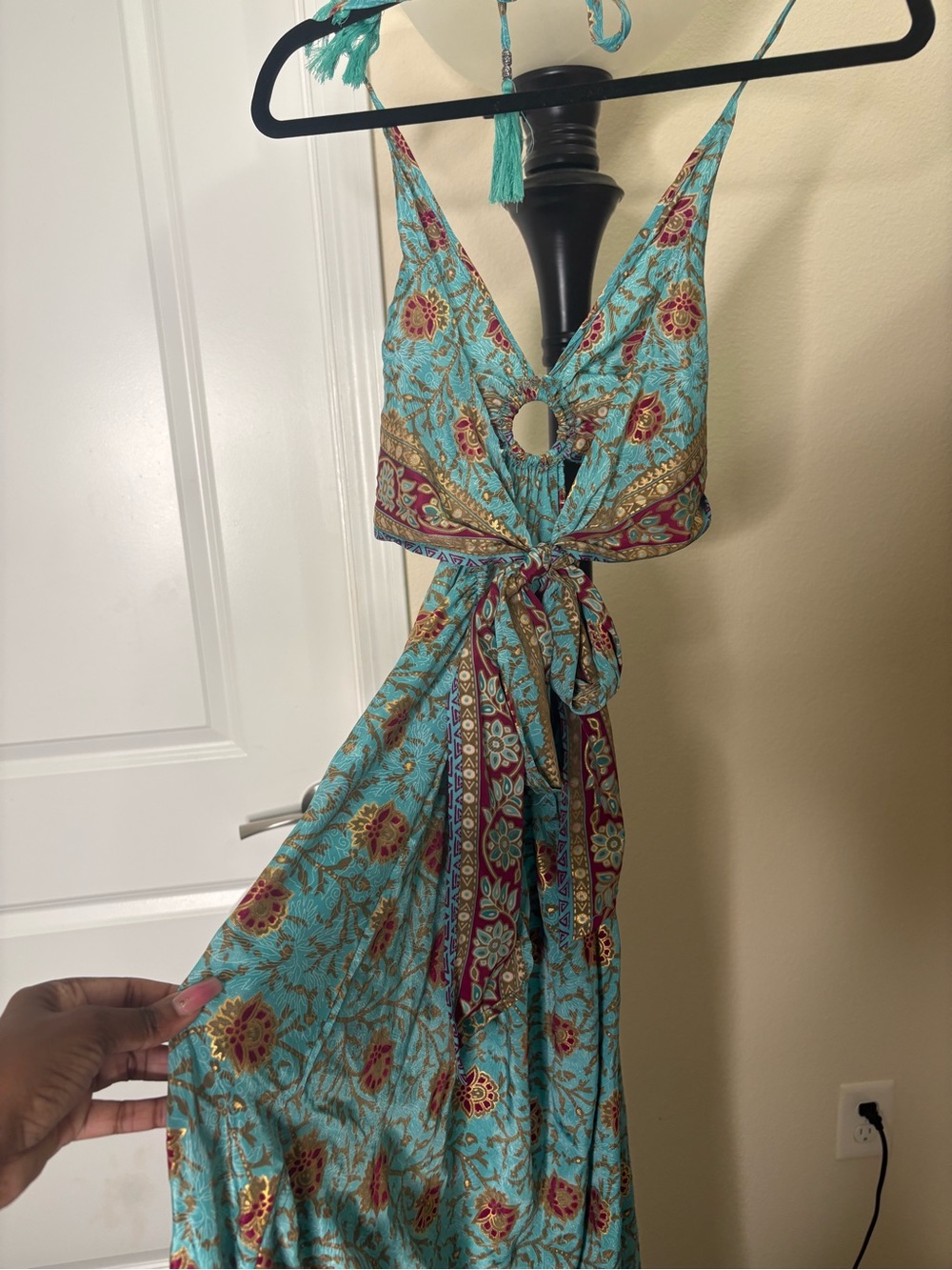 Turquoise Floral Print Backless Halter Maxi Dress with Ring Detail - Picture 8 of 10